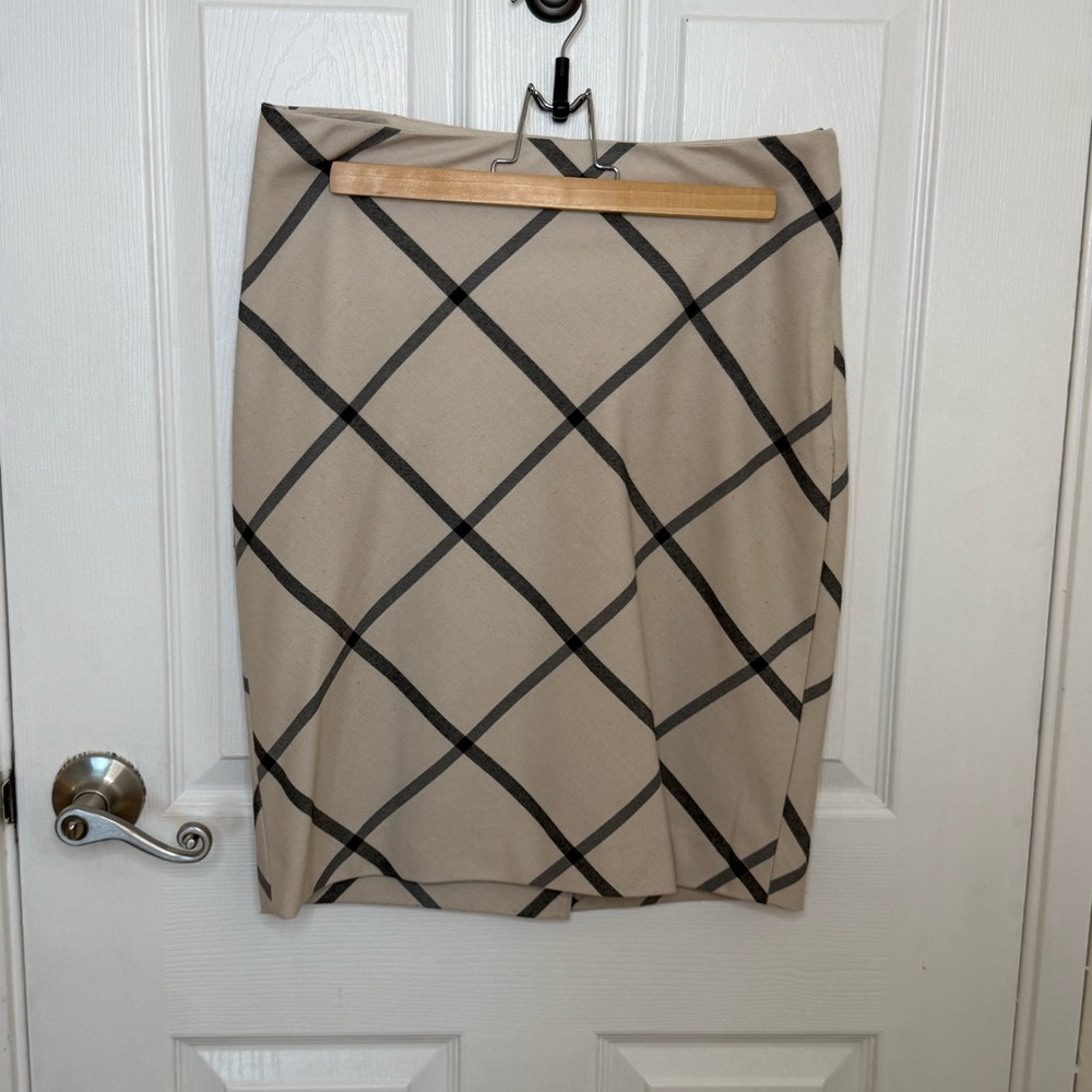 The Limited Plaid Tan and Black Women's Skirt